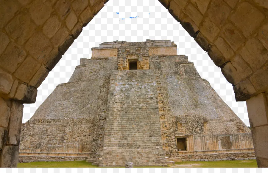 A Pirâmide Do Mágico，Templo Dos Guerreiros PNG