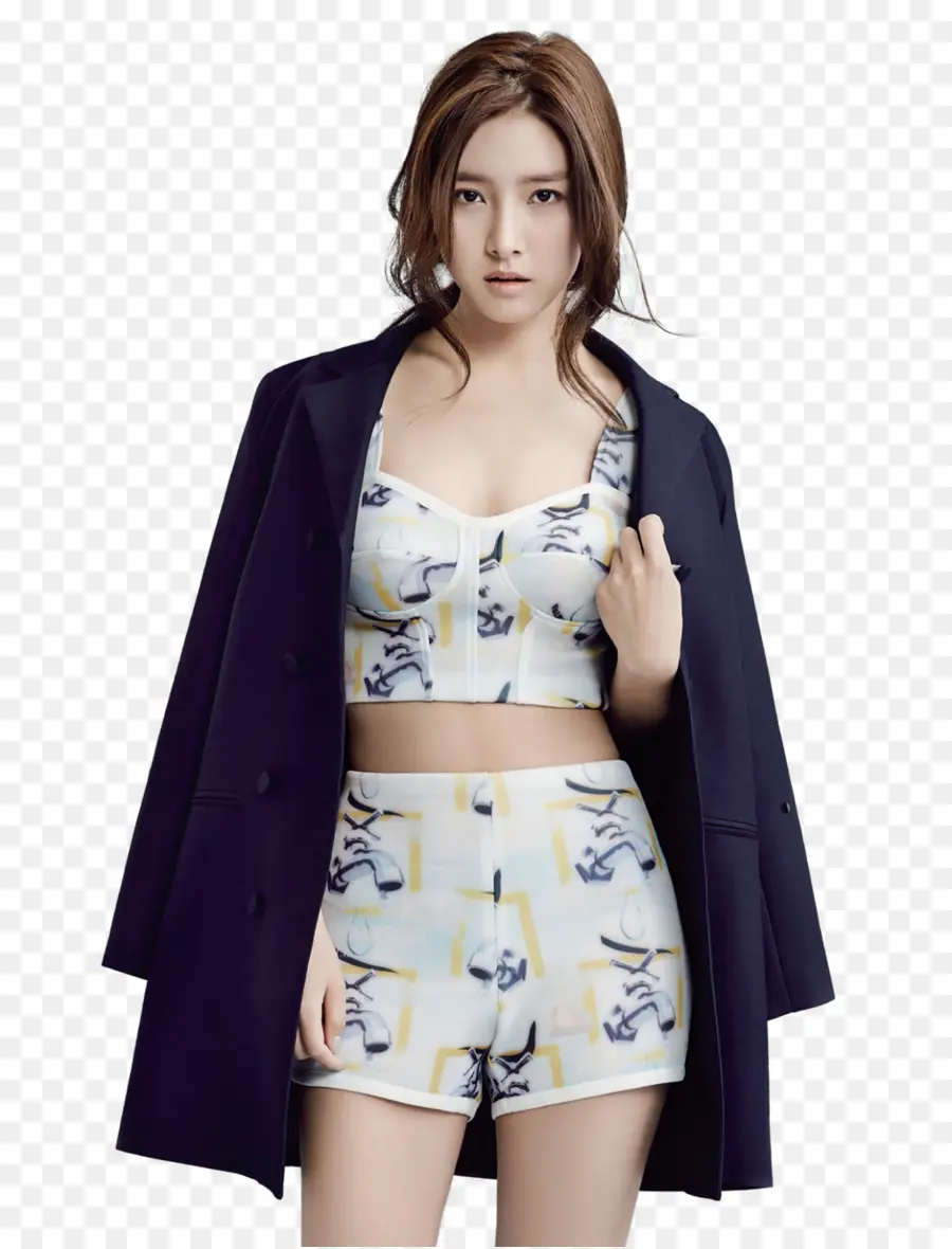 Mulher Com Roupa Estilosa，Moda PNG